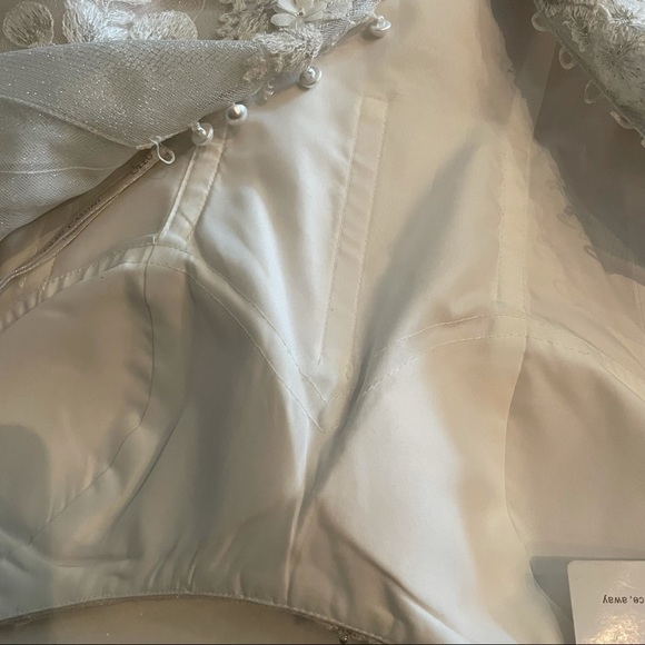 COPY - Oleg Cassini sleeveless beaded floral trumpet wedding gown with low back - Picture 15 of 17